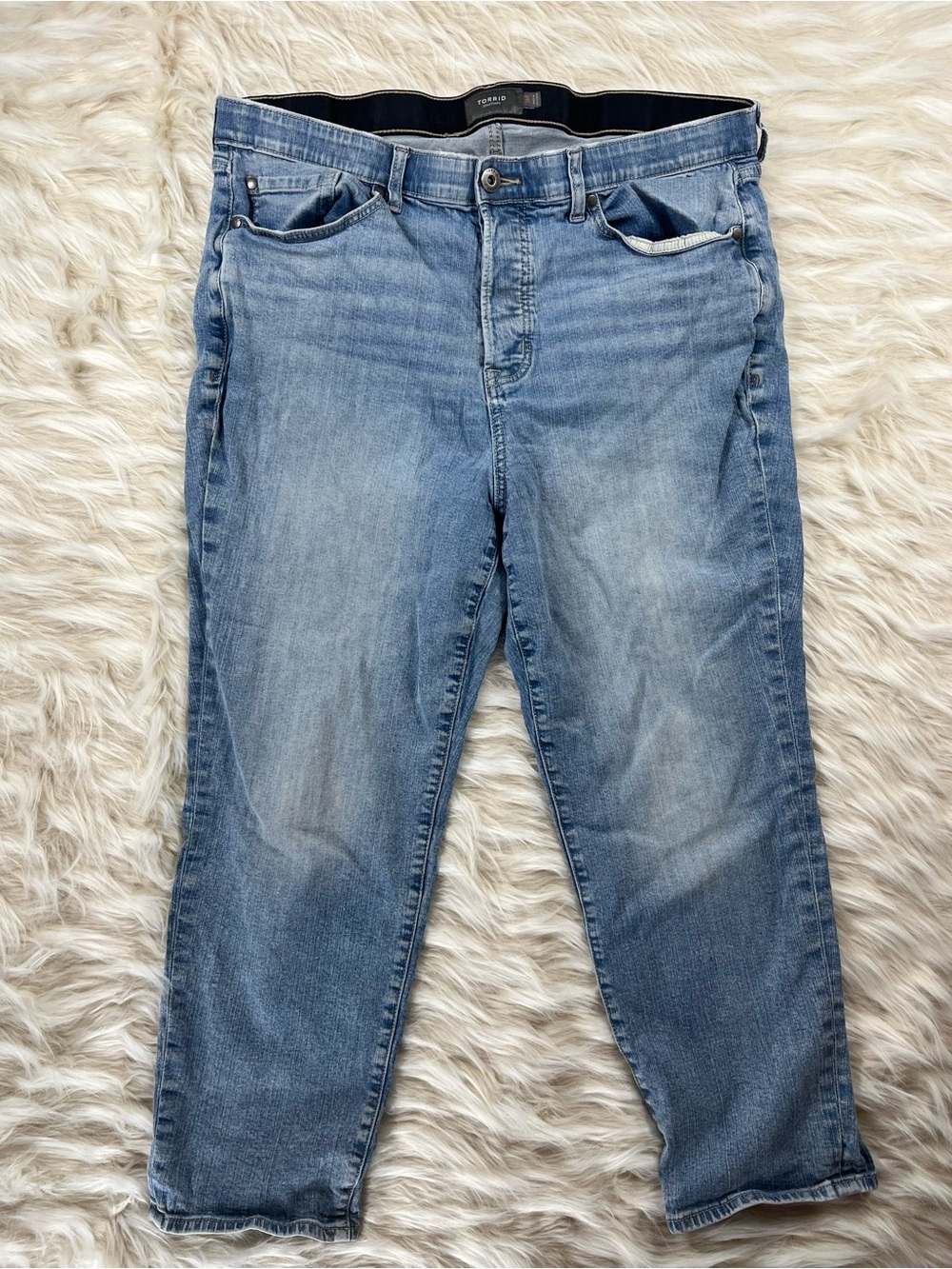 Torrid Feel The Free Jeans Size 16R 38x25 High Rise Straight Leg Light Wash